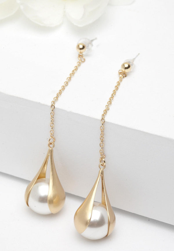 Forgyldte dråbeøreringe med perler