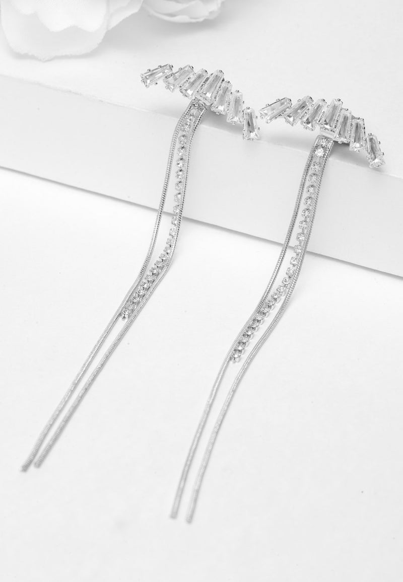 Lange Hängeohrringe mit Kristallen aus Silber
