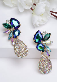 Pendientes con tachuelas de cristales elegantes