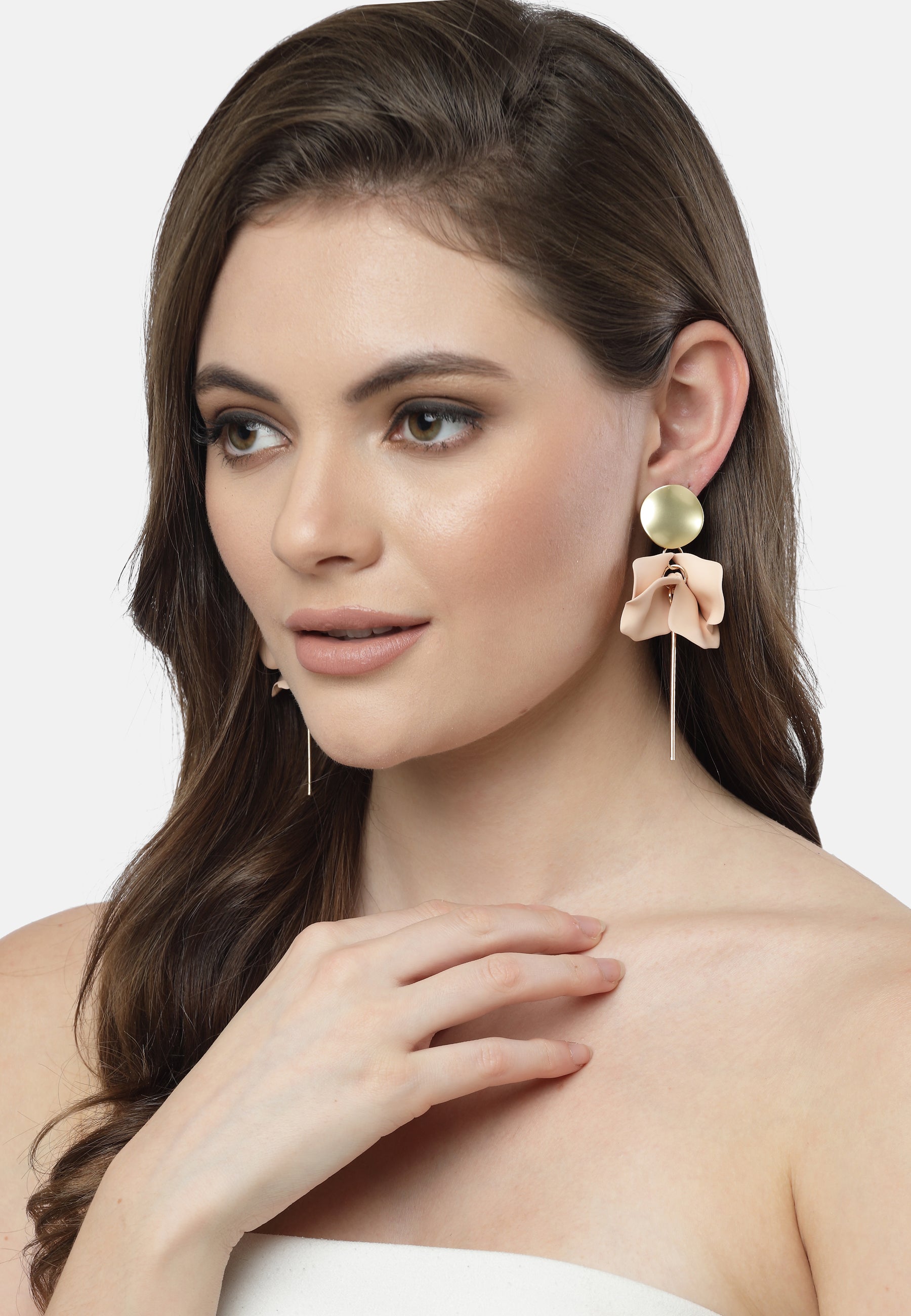 Petals Earrings in peach